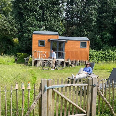 Отель Joly Tiny House Оверейсе Экстерьер фото